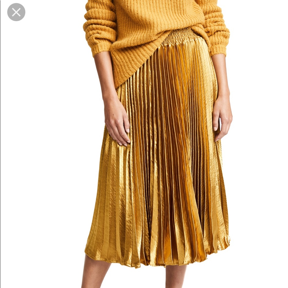 Metallic pleated satin skirt in gold